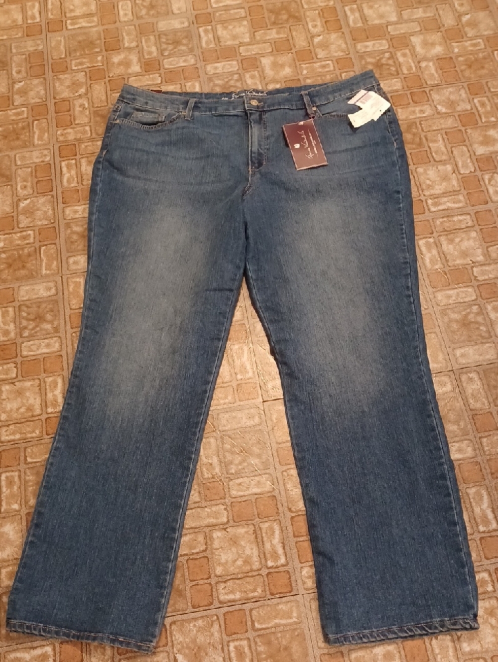 Gloria Vanderbilt Medium Blue Flare Jeans Slimming Size 20